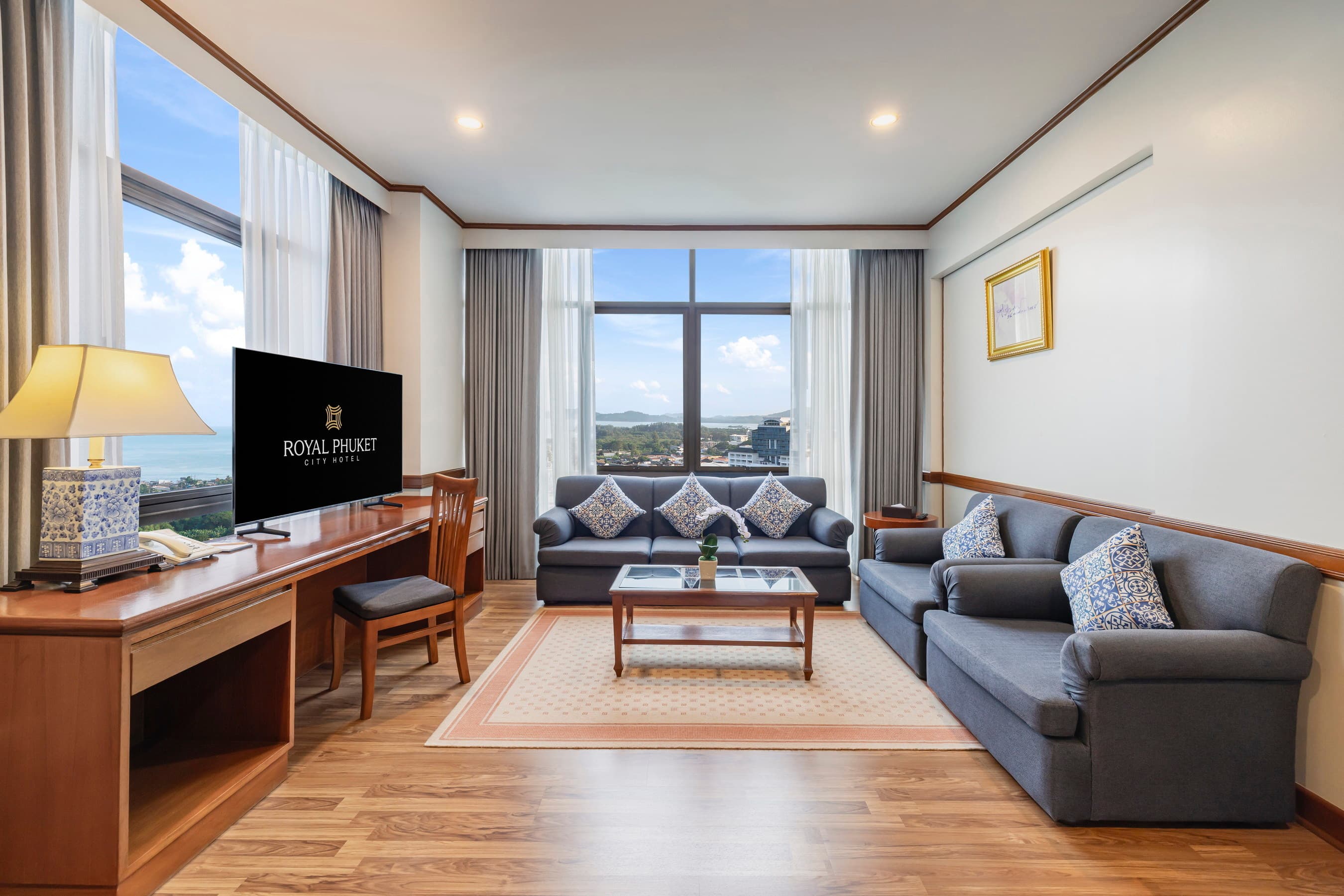 Rooms & Suites