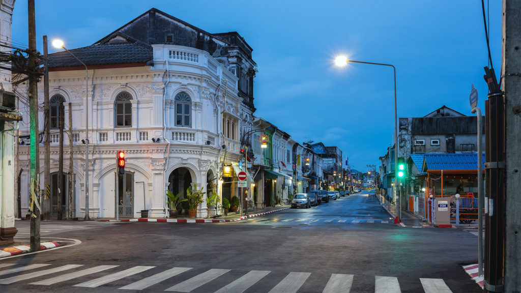 Royal Phuket City Hotel : Place Around Us - Standard Chartered Bank