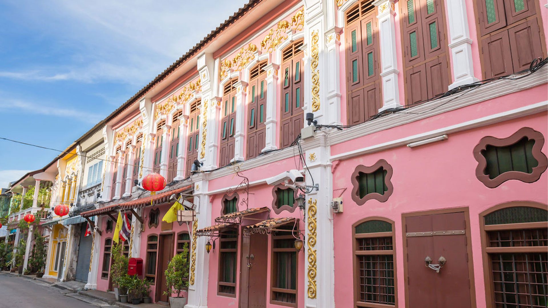 Royal Phuket City Hotel : Place Around Us - Phuket Old Town Building