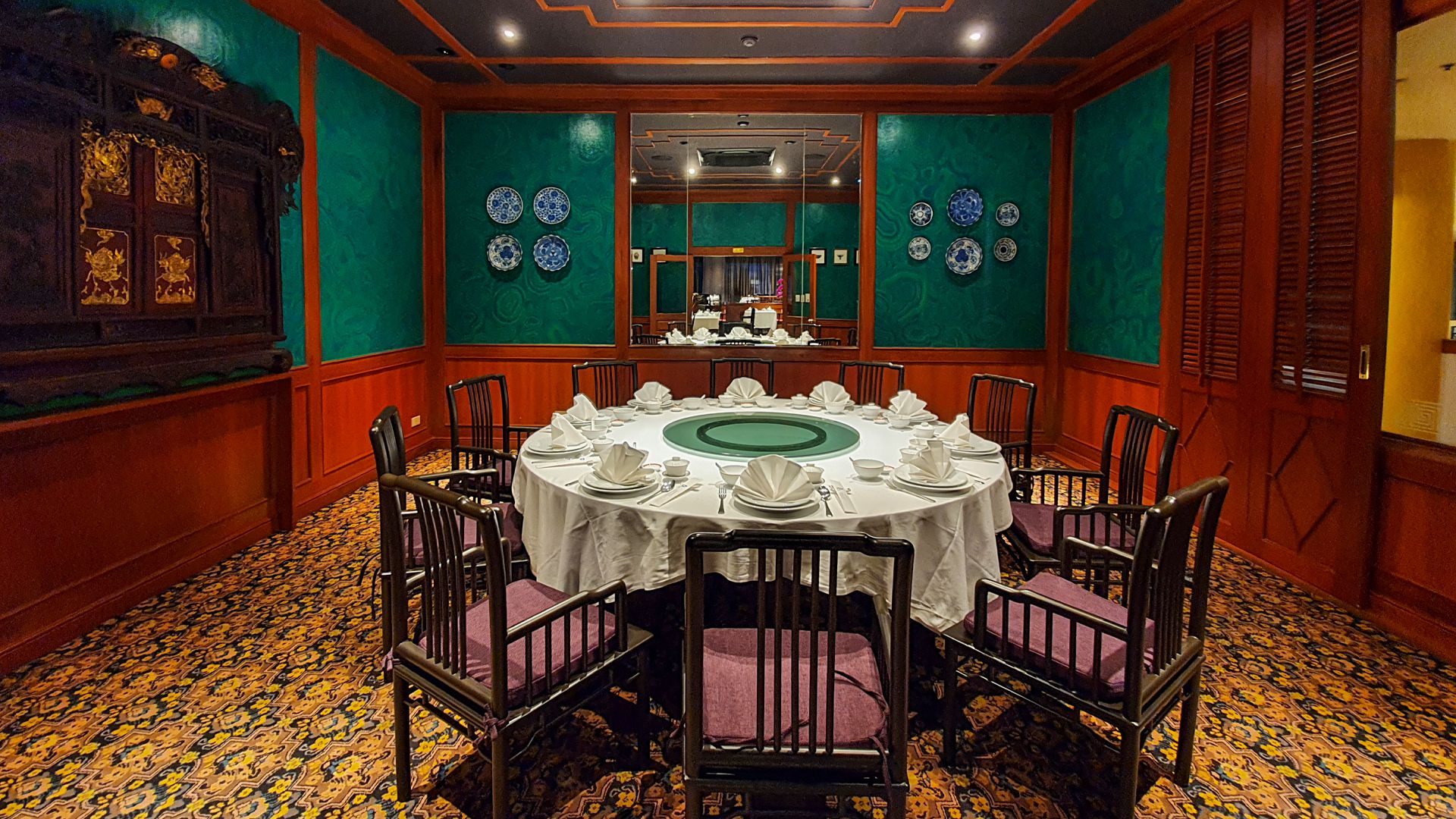 Yan Long - An Authentic Chinese Restaurant - VIP Room